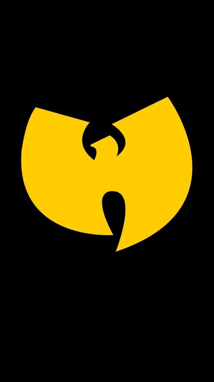 桌布 壁紙 — 大膽的黃色Wu-Tang Clan標誌居中在鮮明的黑色背景上，帶有銳利的幾何邊緣。