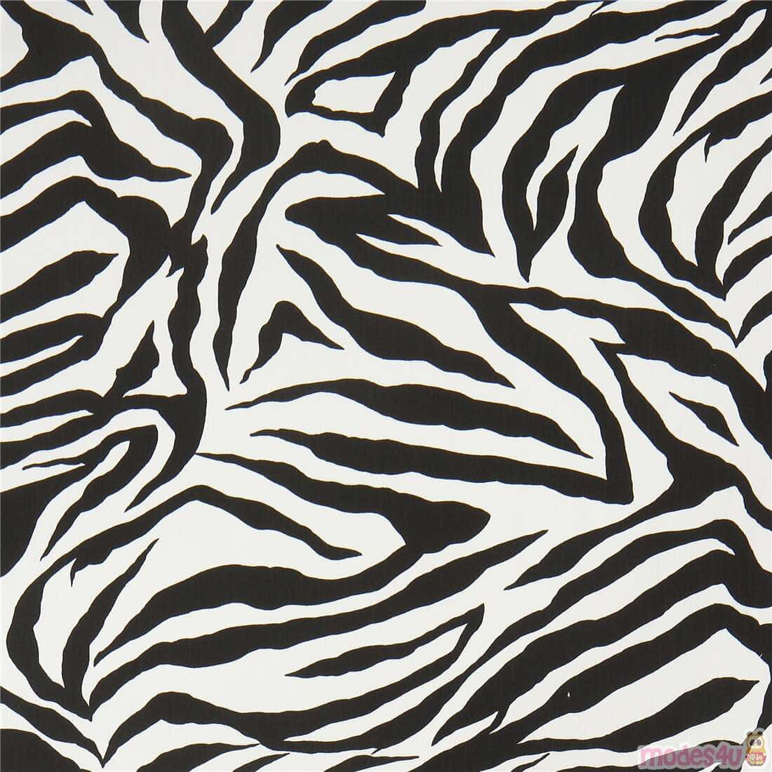 Black And White Animal Print 桌布 壁紙 — 大膽的黑白斑馬條紋圖案以動態流暢的曲線填滿畫面。