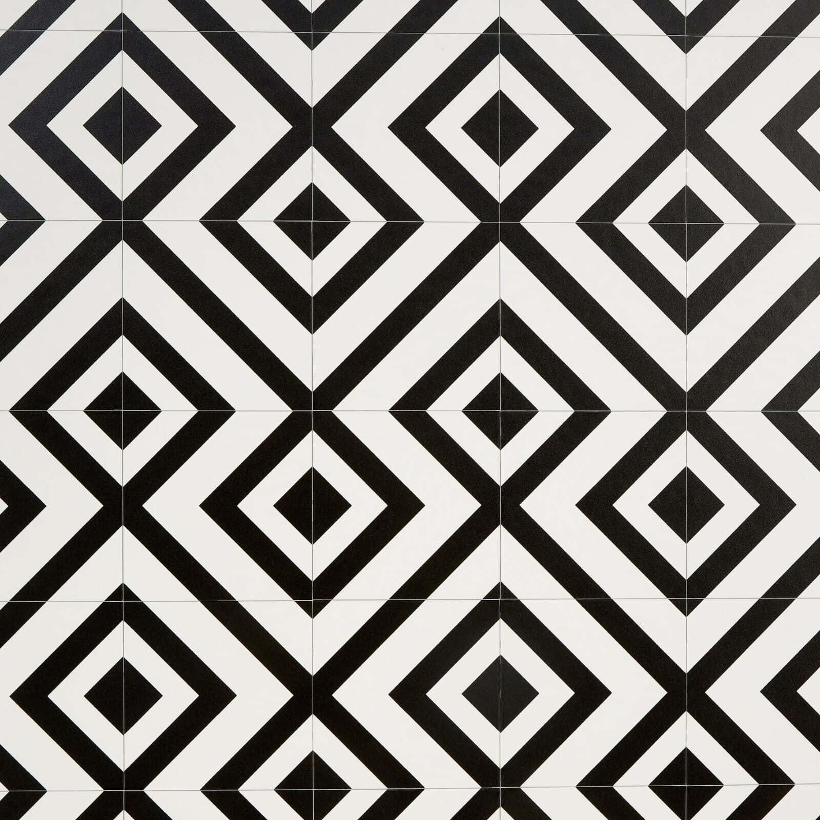 Black And White Geometric 桌布 壁紙 — 大膽的黑白菱形圖案瓷磚營造出引人注目的幾何壁紙設計。