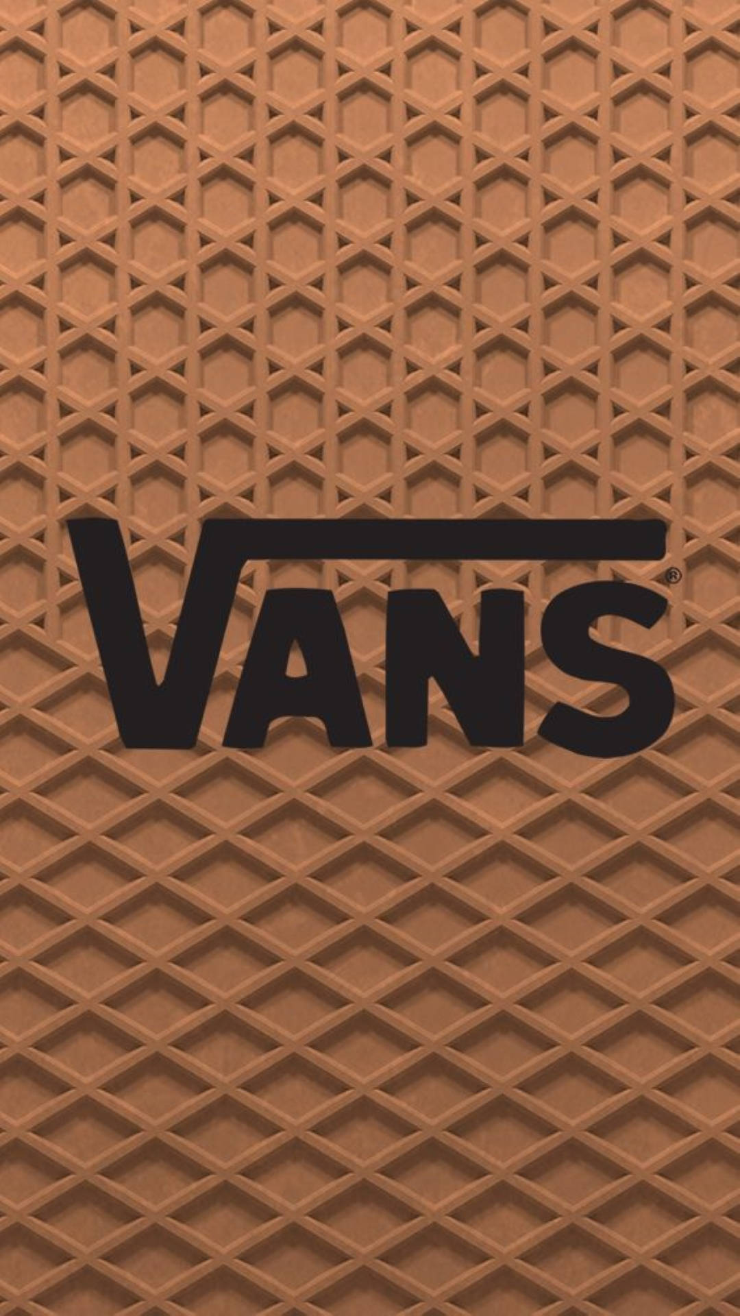 Vans Logo 桌布 壁紙 — 大膽的黑色VANS標誌居中於帶有紋理的棕色格子圖案背景上。