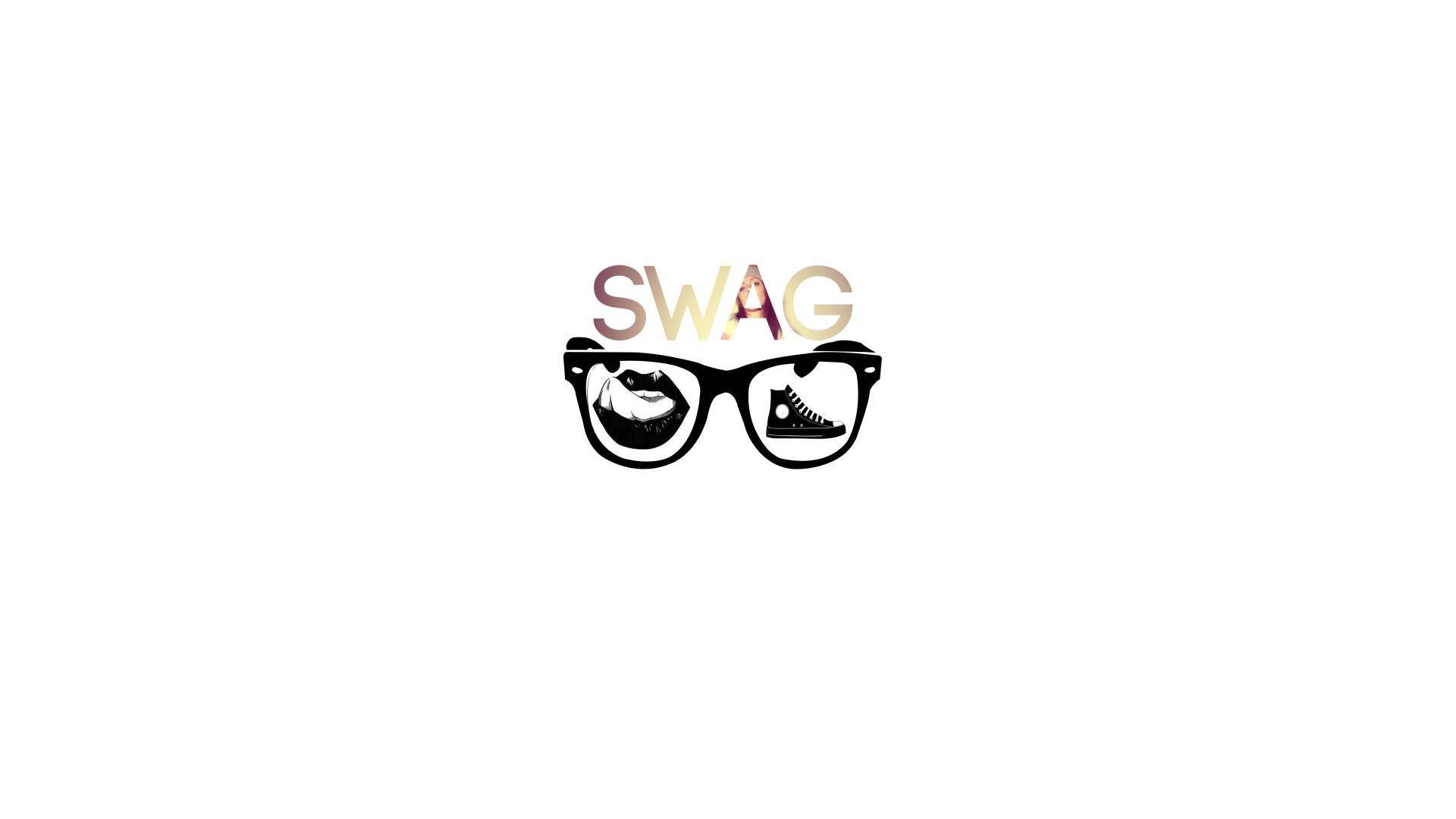 Swag 桌布 壁紙 — 大膽的黑色眼鏡框住嘴唇和運動鞋圖示，下方是色彩繽紛的SWAG字樣，背景為純白色。