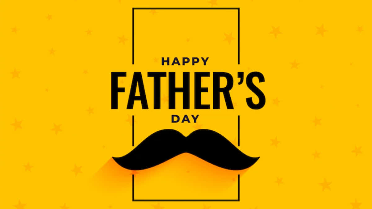 Fathers Day 桌布 壁紙 — 大膽黑色鬍鬚圖案，內有「Happy Father's Day」文字，置於方形框架內，背景為充滿活力的黃色星星背景。