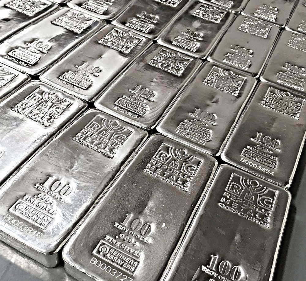 大量銀條堆疊在一起 壁紙