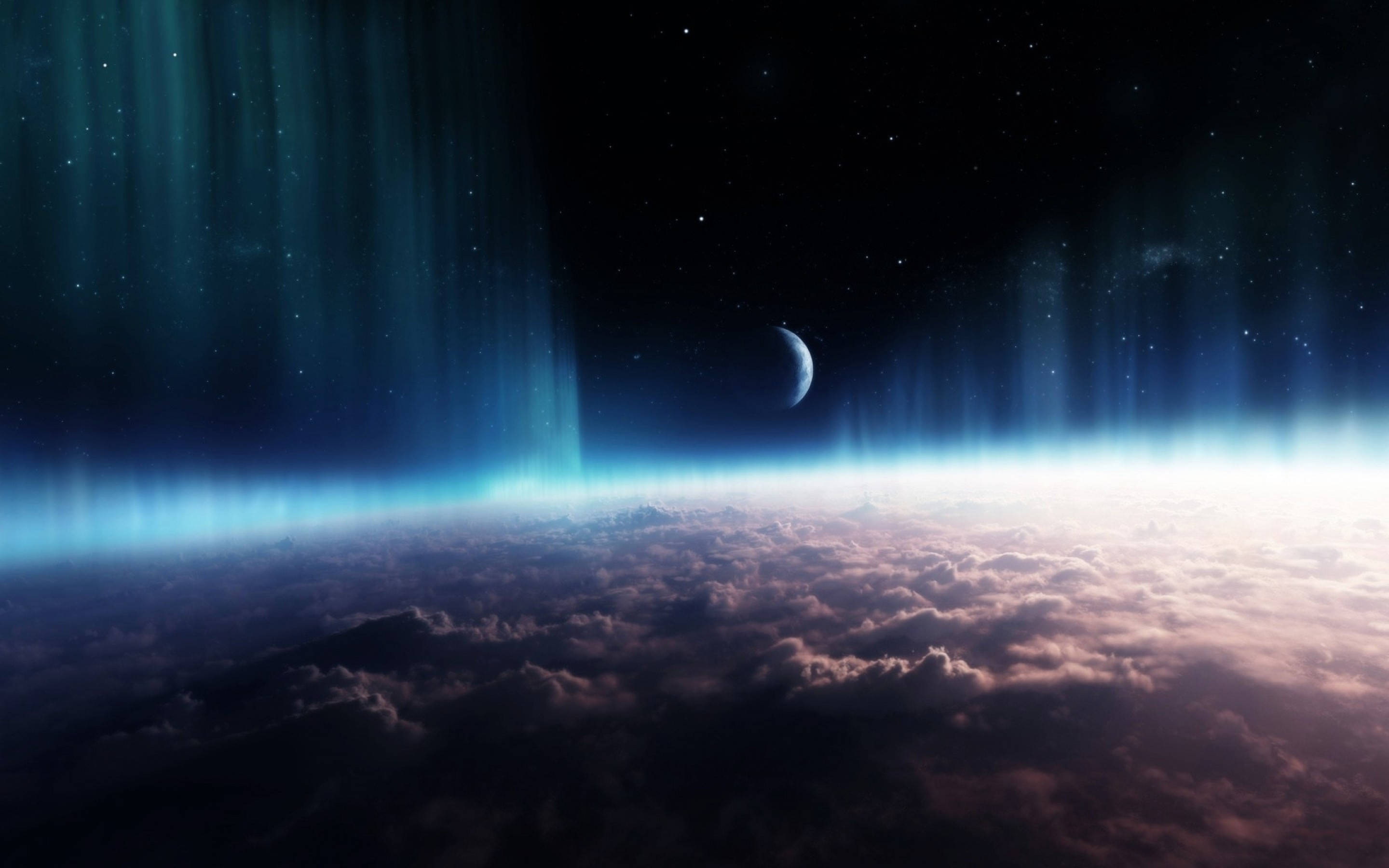 雲朵 桌布 壁紙 — 太空人視角：發光的藍色極光在行星雲層上方舞動，伴隨著新月和星空。