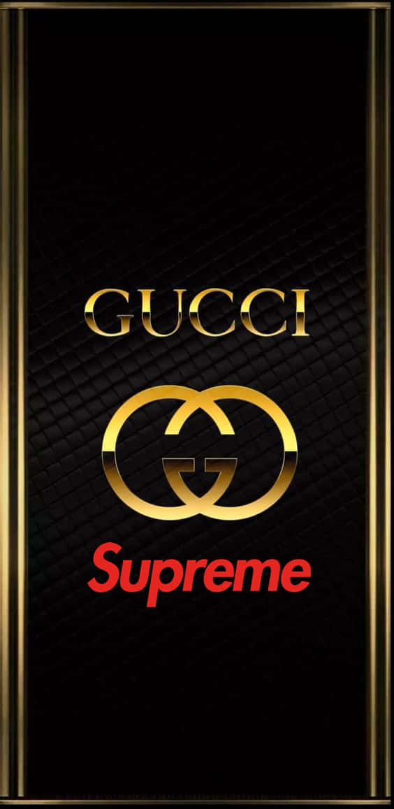 supreme 桌布 壁紙 — 奢華壁紙，黑色絎縫背景上帶有金色Gucci標誌和紅色Supreme文字，並飾有金色邊框。