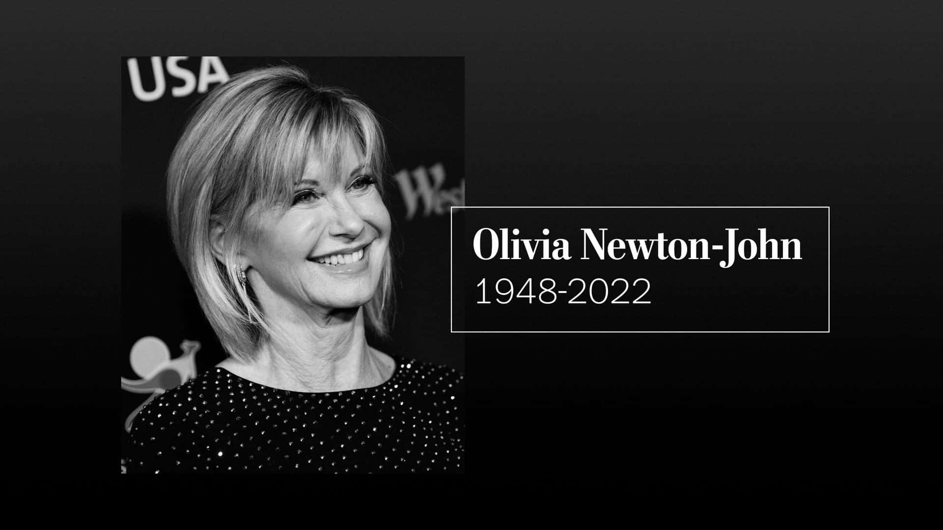 Celebrity 桌布 壁紙 — 奧莉維亞·紐頓-約翰的黑白肖像，溫暖微笑，文字疊加標記其生平1948-2022。