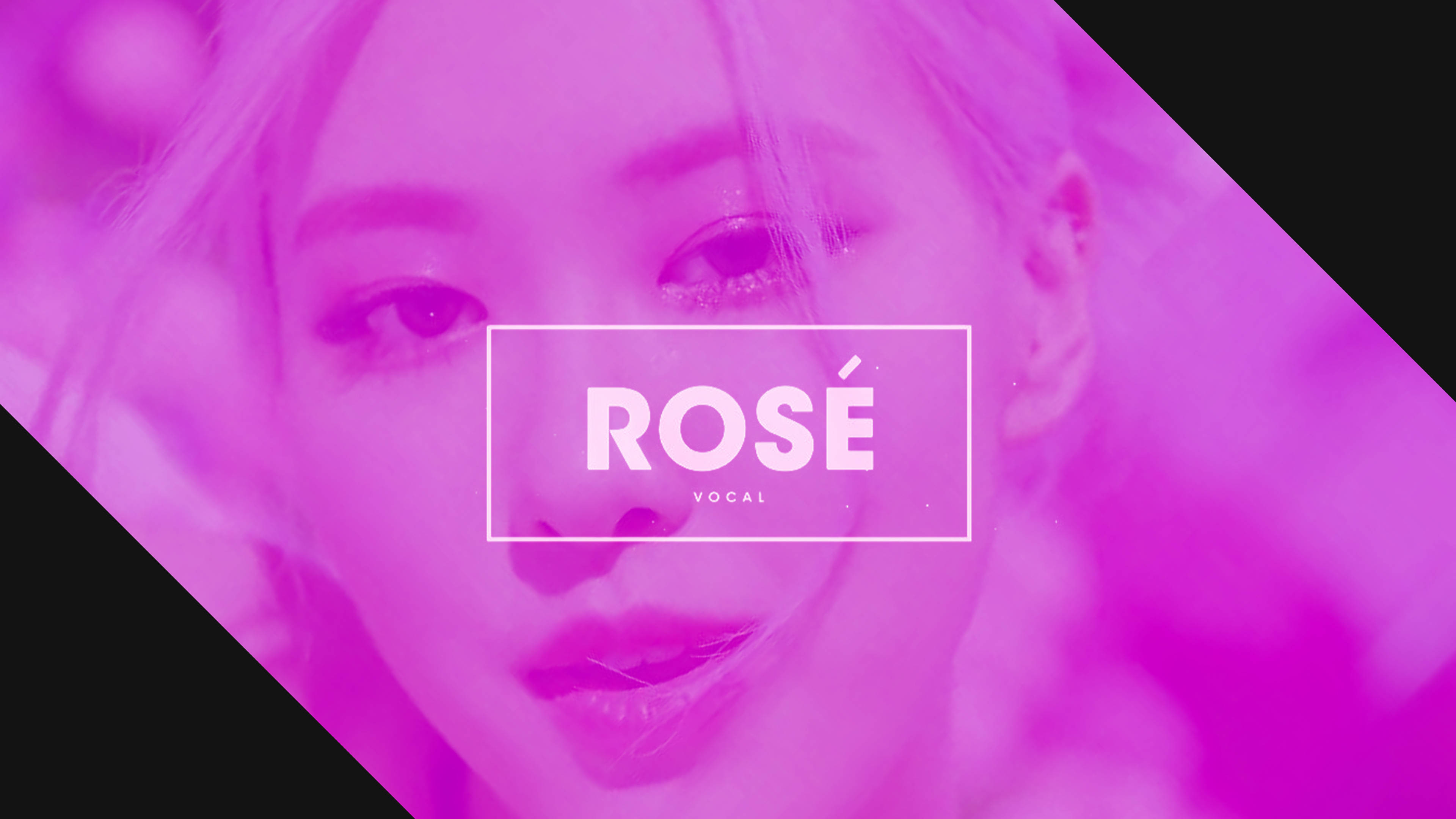 Rose Blackpink 桌布 壁紙 — 女性臉部的鮮豔粉紅色特寫，帶有 'ROSÉ' 和 'VOCAL' 文字疊加。