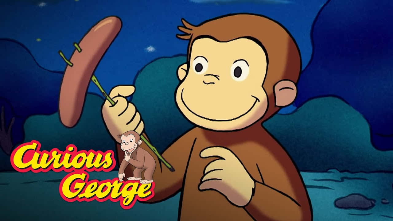 Curious George 桌布 壁紙 — 好奇喬治拿著一根棍子上的香腸，旁邊有一隻小猴子同伴，背景是深藍色的夜空。