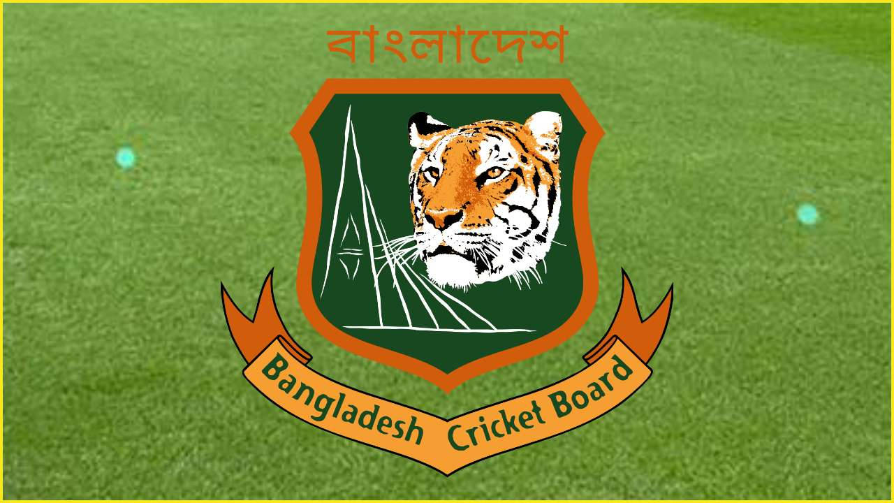 Bangladesh Cricket 桌布 壁紙 — 孟加拉板球委員會標誌，以老虎頭和板球棒為特色，背景為綠色草地。