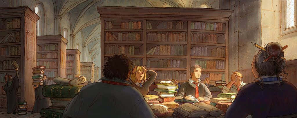 The Hogwarts Library 桌布 壁紙 — 學生們在一間宏偉的石造圖書館中學習，館內有高聳的書架和拱形窗戶，投射出溫暖的光線。