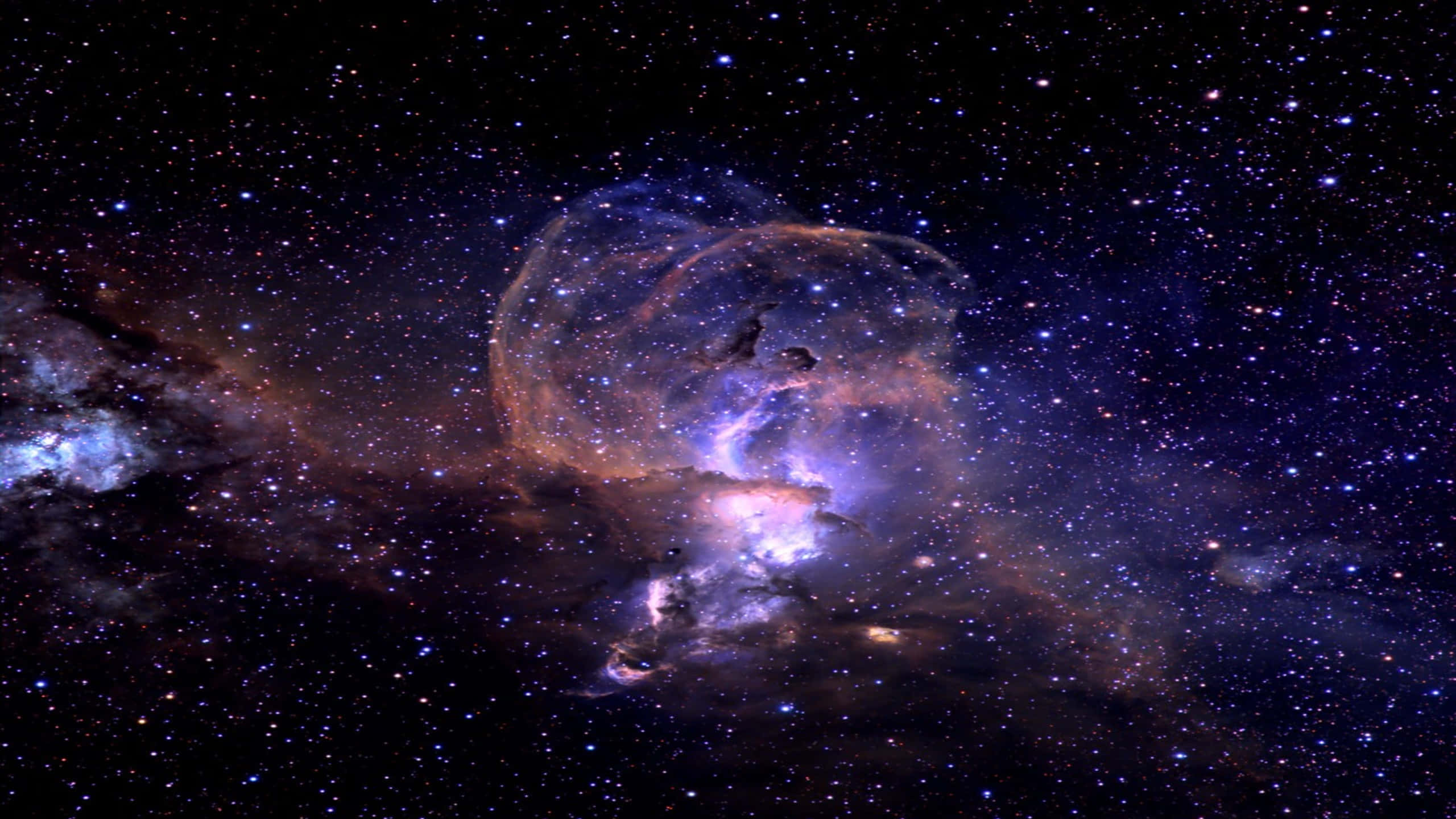 Black And Purple Galaxy 桌布 壁紙 — 宇宙星雲在深空星場中發出充滿活力的紫色和橙色光芒。