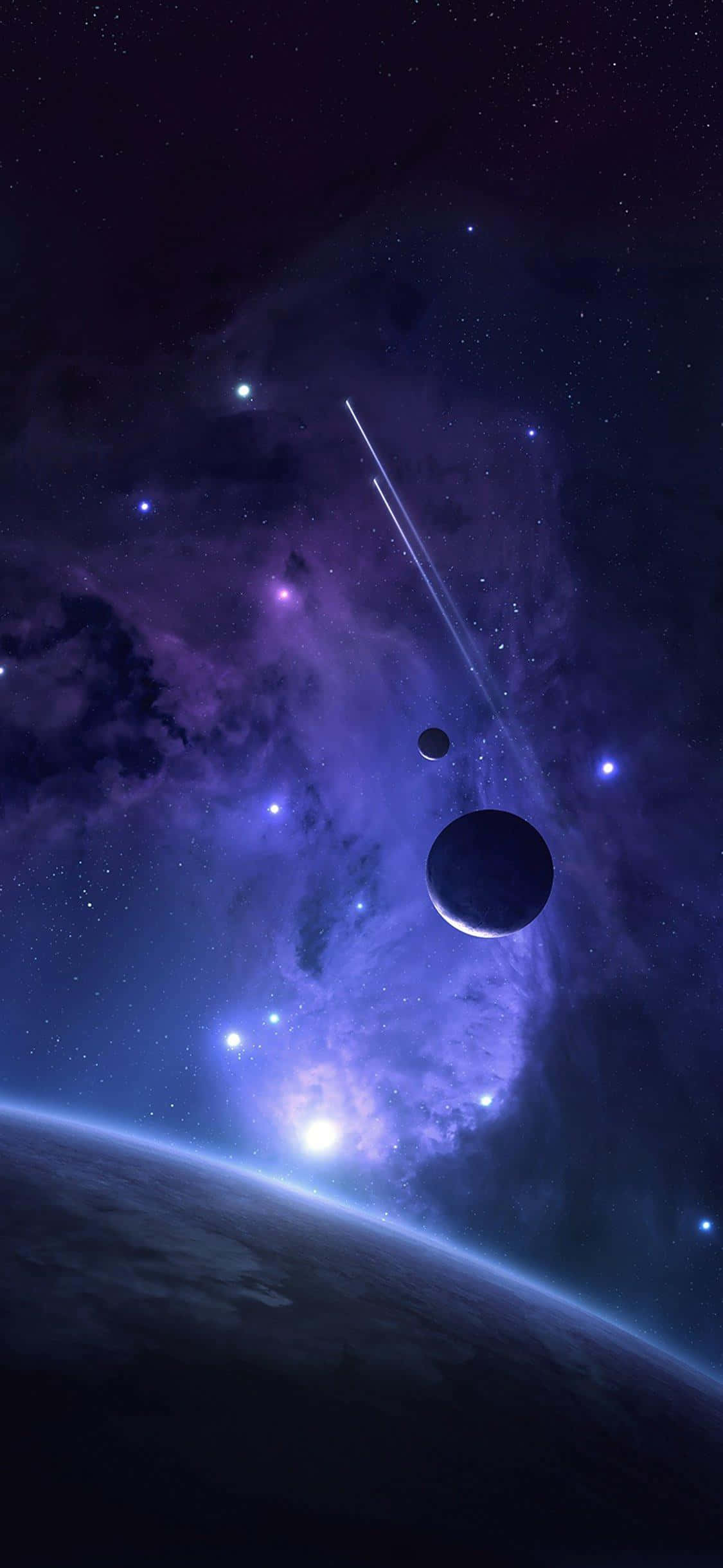銀河 桌布 壁紙 — 宇宙景觀顯示一個發光的紫色星雲，有兩顆行星和一顆流星劃過彎曲行星地平線上的星域。
