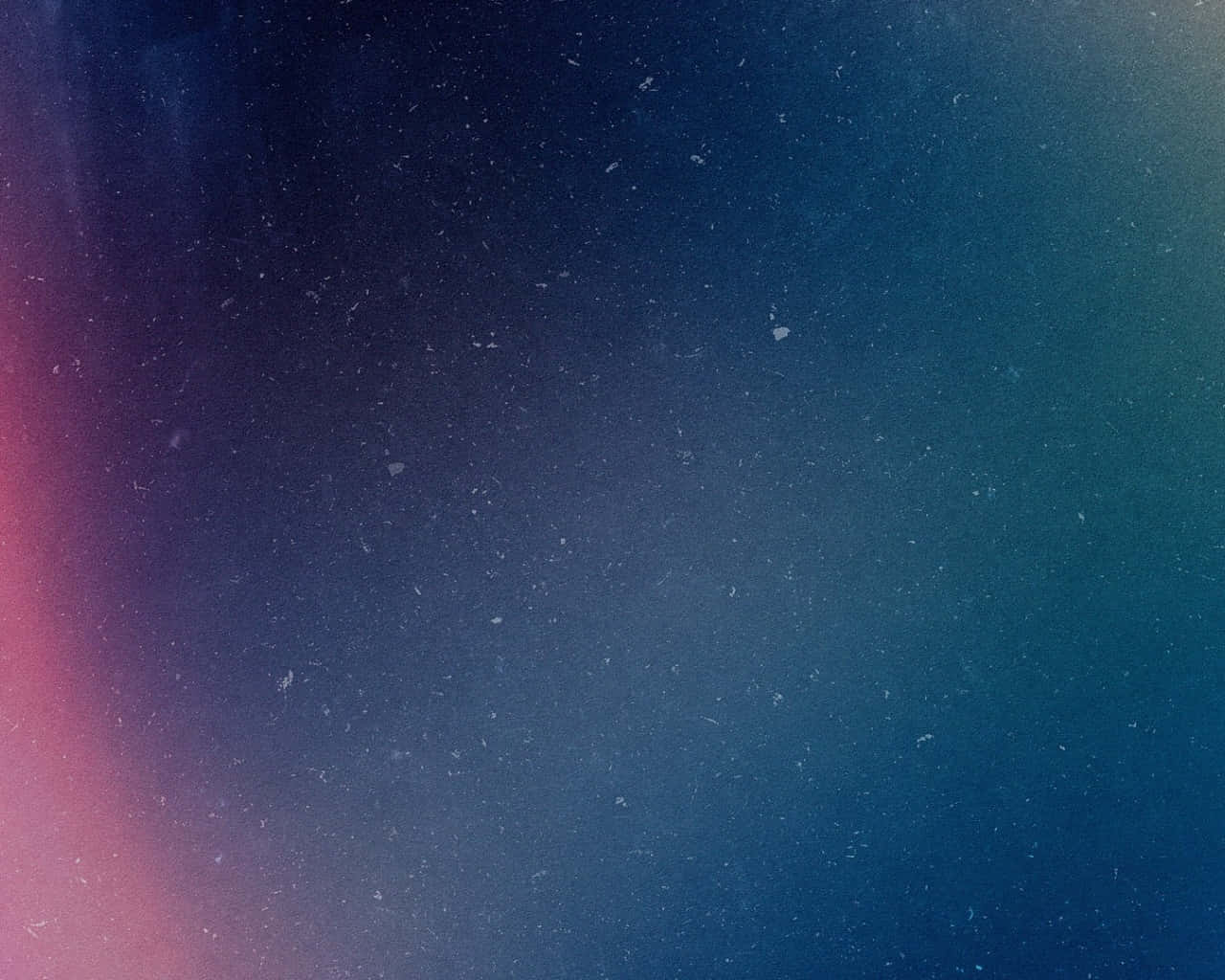 Old Mac 桌布 壁紙 — 宇宙漸變天空，混合深藍色和洋紅色，散佈著類似遙遠星星的白色斑點。