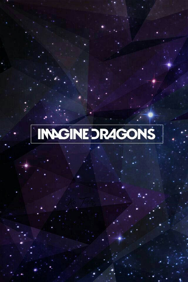 Dragons 桌布 壁紙 — 宇宙風格的桌布，帶有紫色幾何切面和閃爍星星，並有文字Imagine Dragons。