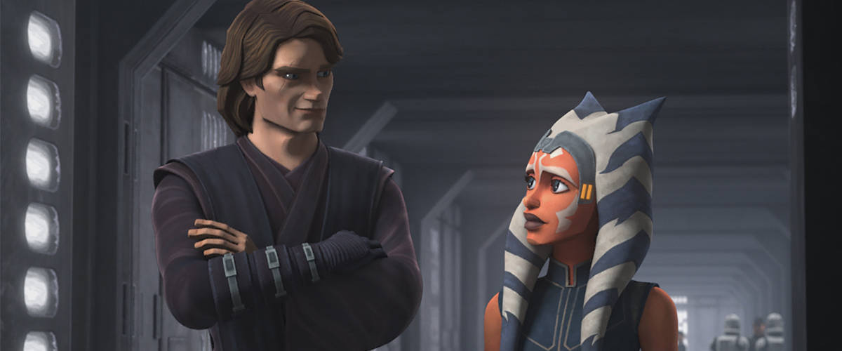 Jedi 桌布 壁紙 — 安納金·天行者與亞蘇卡·譚諾站在一條光線昏暗、帶有發光面板的走廊中，嚴肅地面對彼此。