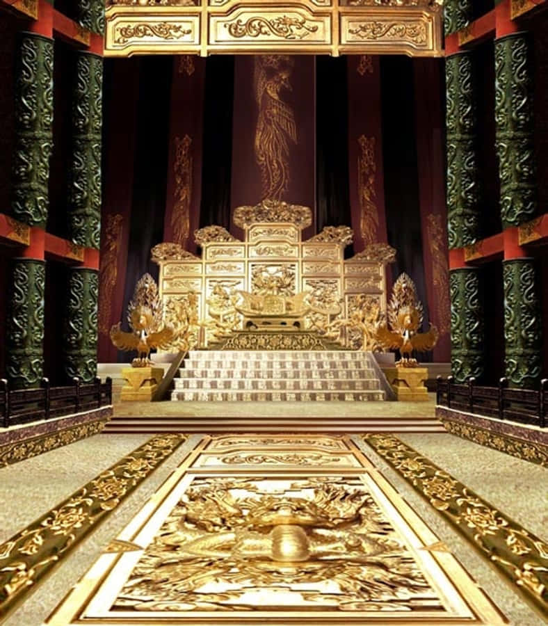 Throne 桌布 壁紙 — 宏偉的帝國王座廳，金色王座、龍紋圖案和華麗柱子，在戲劇性燈光下。