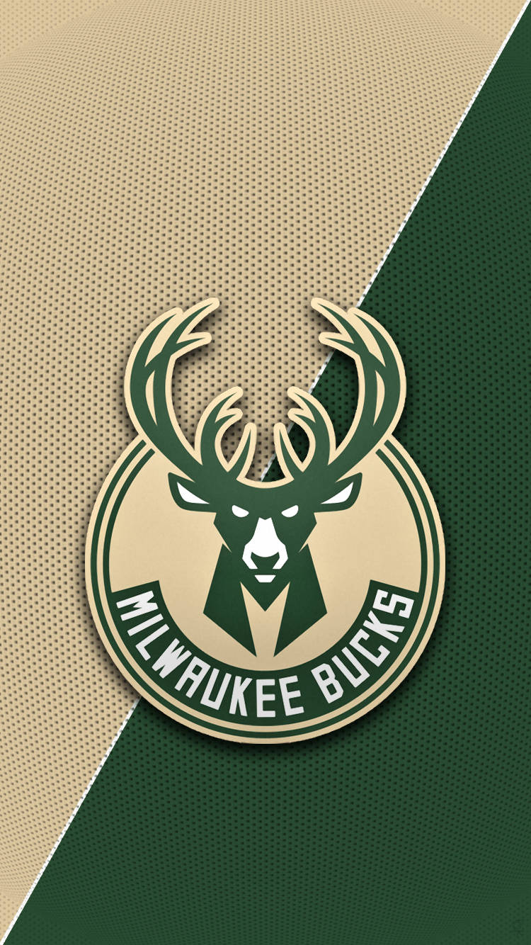 Bucks 桌布 壁紙 — 密爾瓦基公鹿隊標誌居中放置在類似籃球球衣布料的米色和綠色分割紋理背景上。