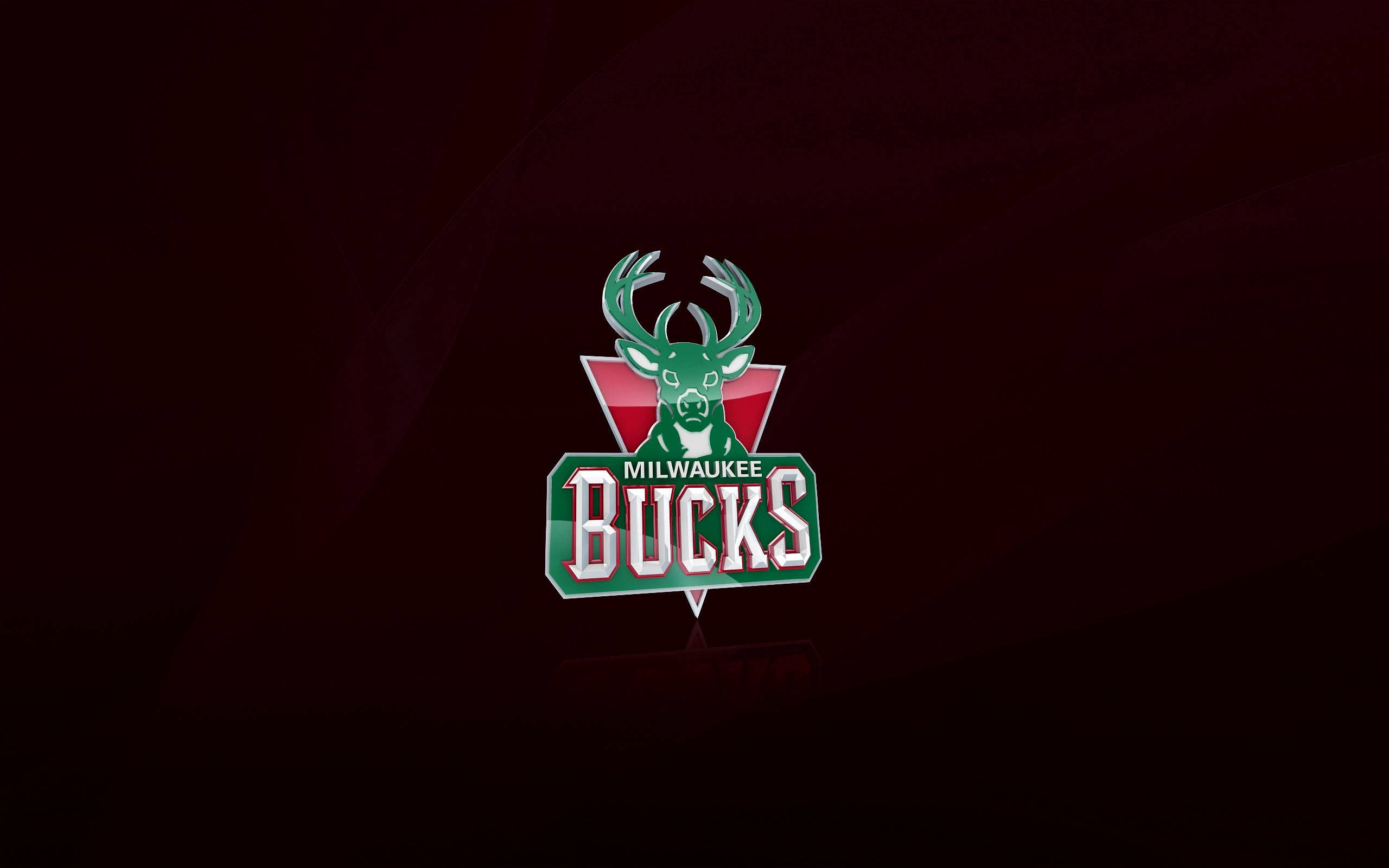 NBA 桌布 壁紙 — 密爾瓦基公鹿隊標誌居中於深栗色漸變背景上，帶有微妙的光線條紋。