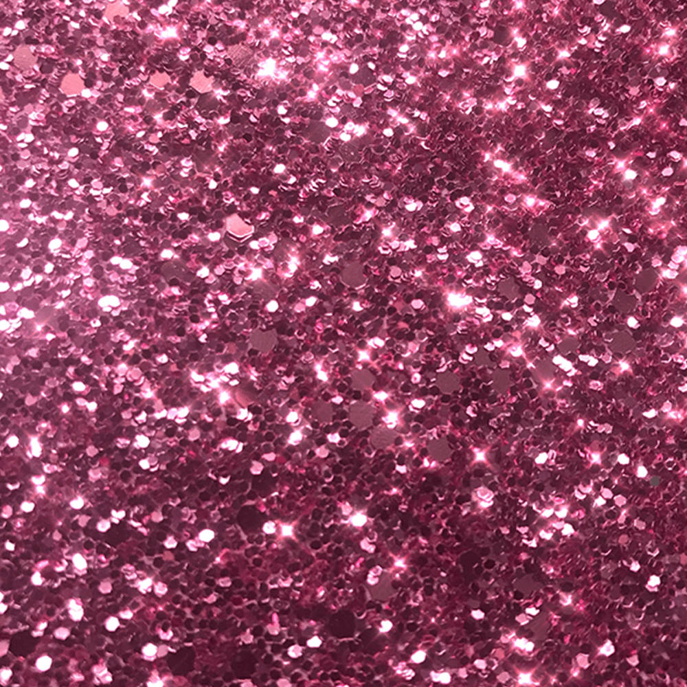 粉色亮片 桌布 壁紙 — 密集的閃亮粉紅色亮片場地，帶有明亮反射高光和深紫紅色底色。