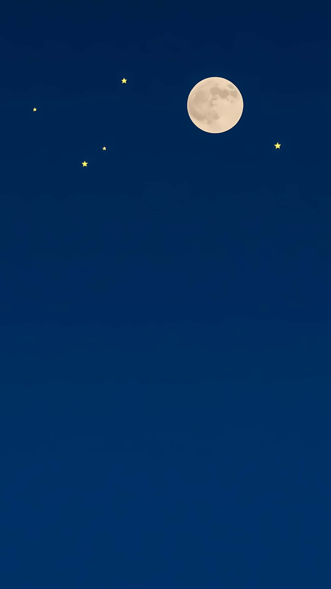Minimalist Night Sky with Full Moon and Stars 壁紙 — 寧靜的夜空，一輪細節豐富的大月亮和散落的金色星星，背景是深藍色漸變。