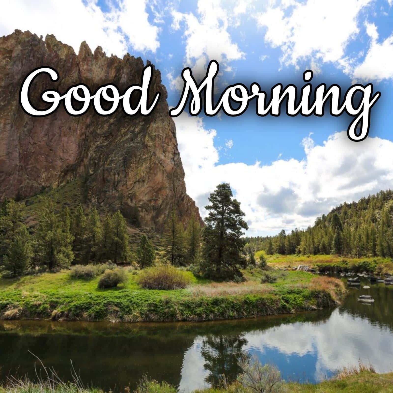 beautiful morning 桌布 壁紙 — 寧靜的早晨景色，河流蜿蜒穿過綠色草地，旁邊是高聳的岩石懸崖，在明亮的藍天和白雲下。