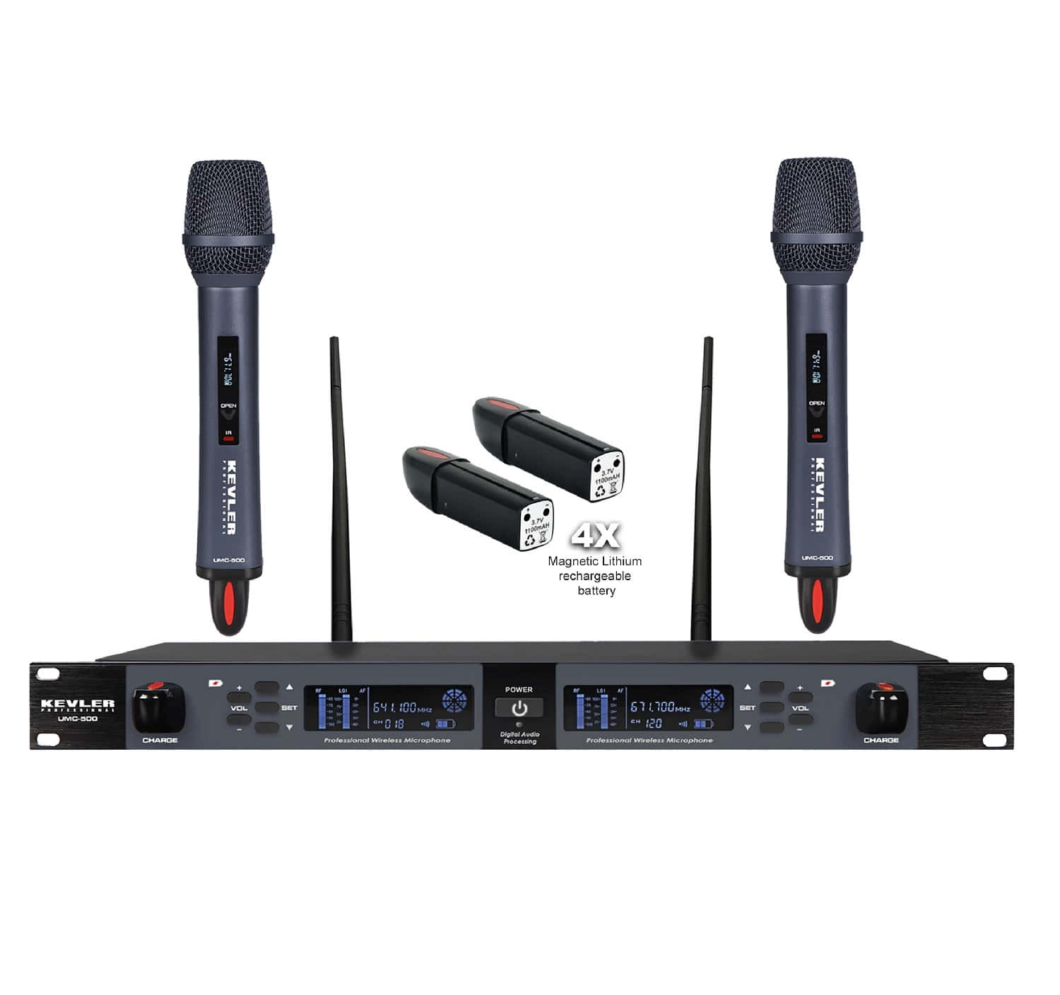 Microphone 桌布 壁紙 — 專業無線麥克風系統，配備兩支手持麥克風及接收器，以白色背景展示。
