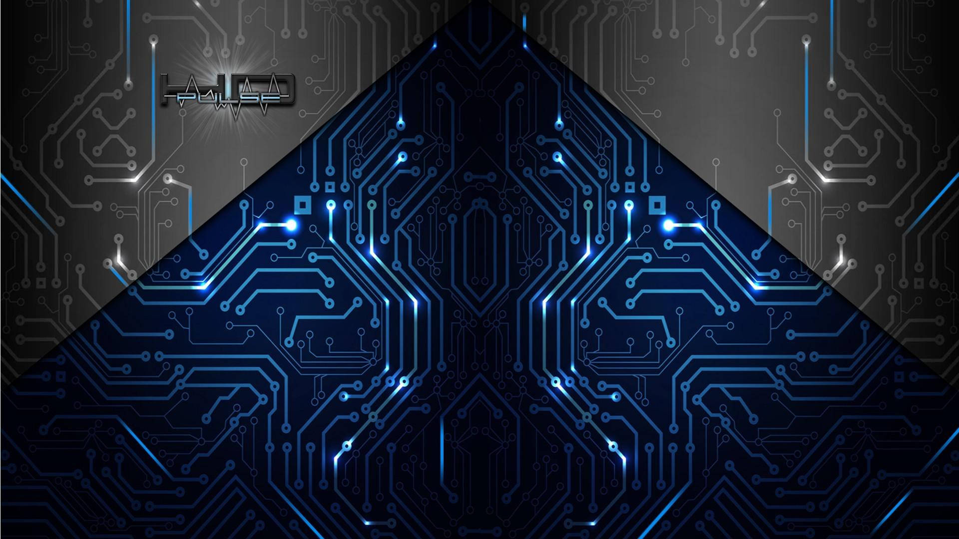 Circuit 桌布 壁紙 — 對稱的數位電路板設計，帶有發光藍色路徑和深色漸變背景。