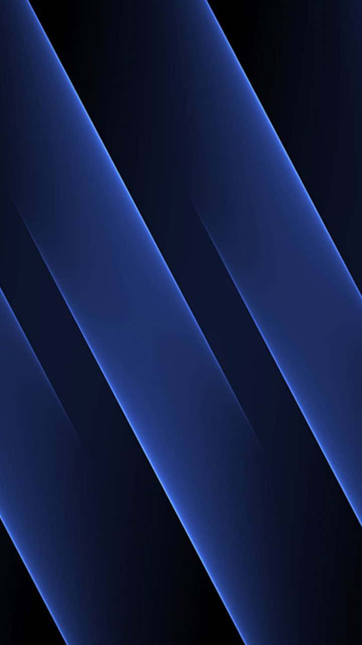 Black And Blue iPhone 桌布 壁紙 — 對角線發光藍色光條劃破深黑色，創造出時尚未來主義的抽象圖案。