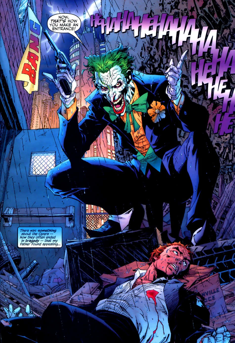 Batman Hush 桌布 壁紙 — 小丑在濕透的高譚市小巷中，站在瓦礫上狂笑，用槍指著倒下的受害者。