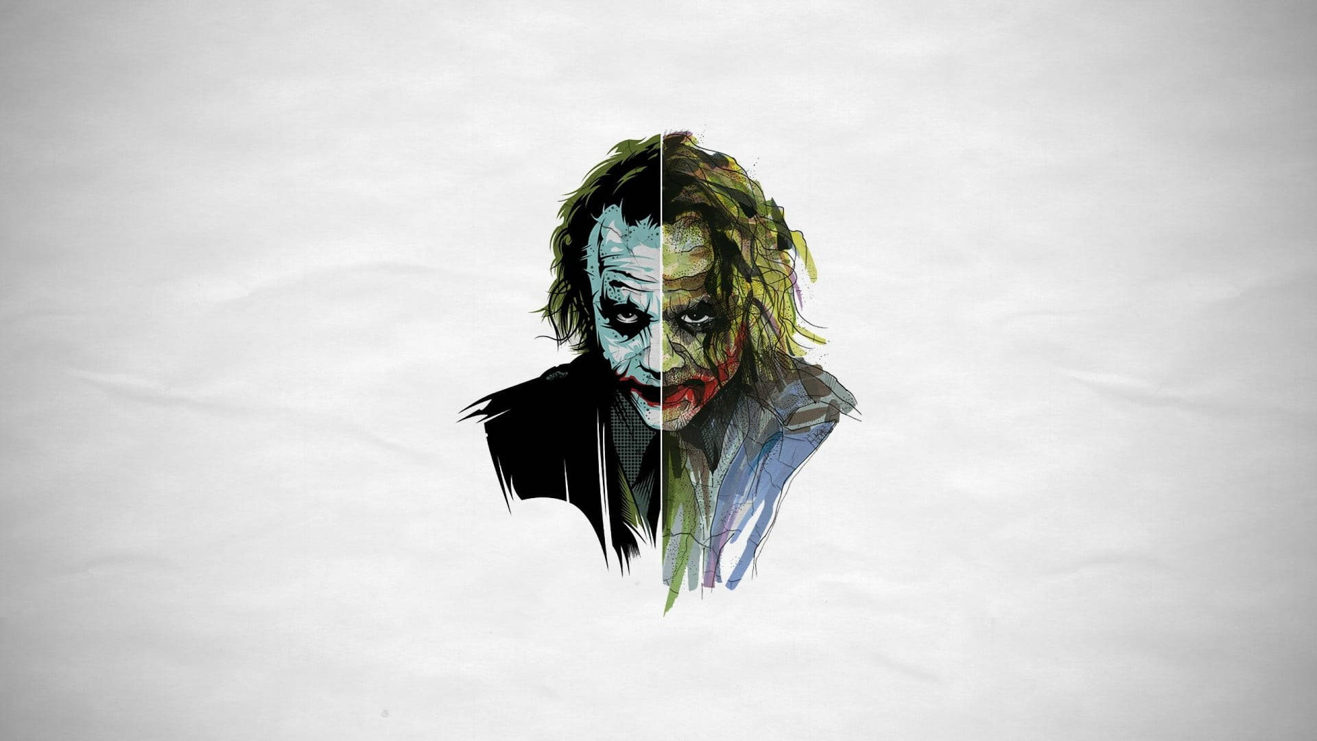 Heath Ledger Joker 桌布 壁紙 — 小丑的分裂肖像，一側蒼白微笑，另一側綠色混亂，背景為皺巴巴的白色。