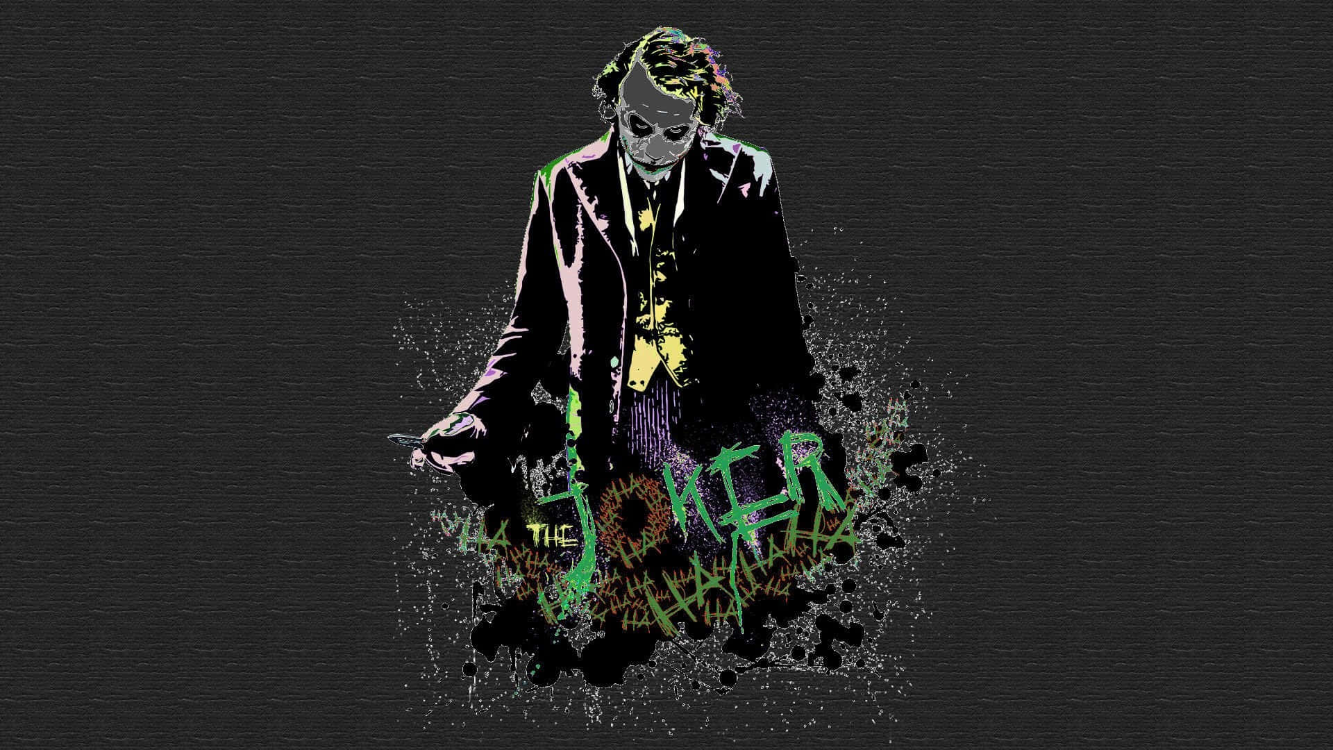 Evil Joker 桌布 壁紙 — 小丑身穿西裝的風格化數位藝術描繪，帶有綠色飛濺和文字，背景為深色紋理。