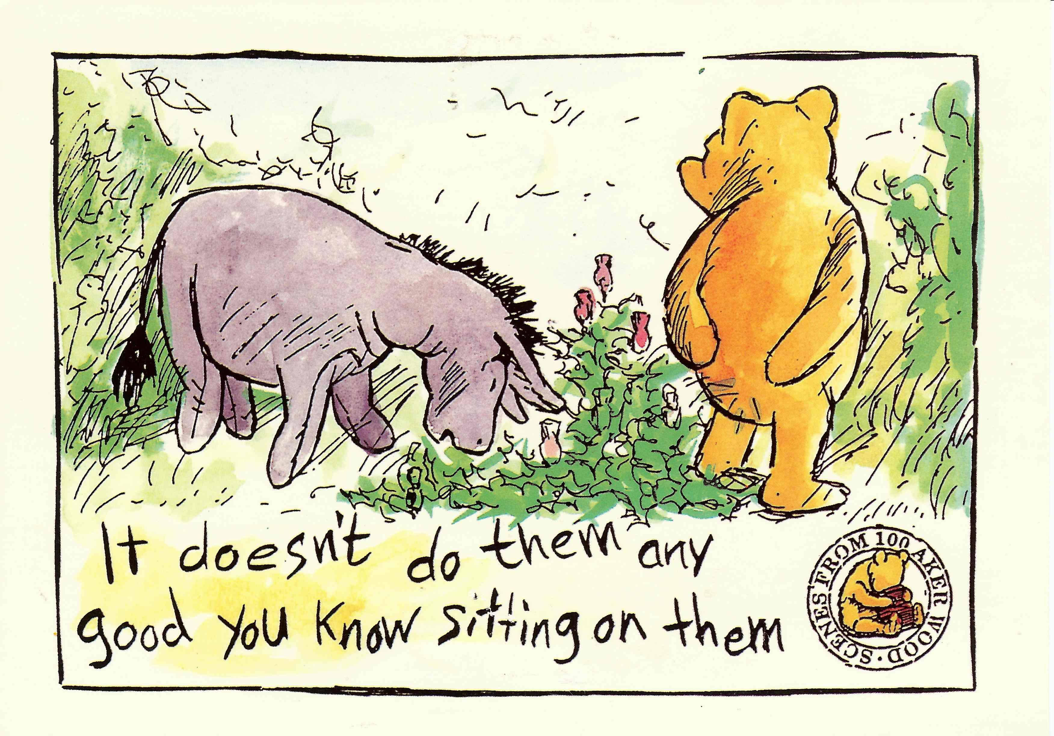 Eeyore 桌布 壁紙 — 小熊維尼和屹耳站在草地上，維尼若有所思地看著屹耳吃花。