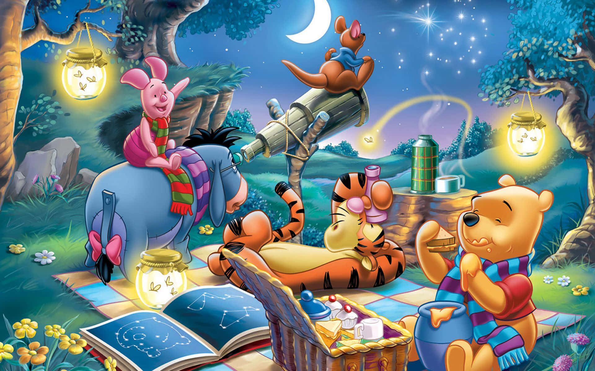 Winnie The Pooh Halloween 桌布 壁紙 — 小熊維尼和朋友們在彎月下享受舒適的星光野餐，配有燈籠和望遠鏡。