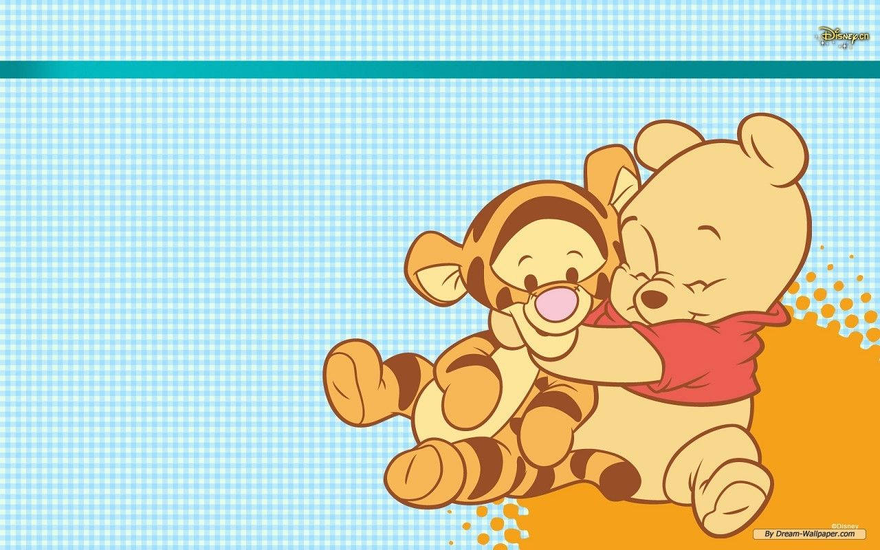 winnie the pooh 桌布 壁紙 — 小熊維尼和跳跳虎在帶有橙色圓點的藍色格子背景上溫暖地擁抱。