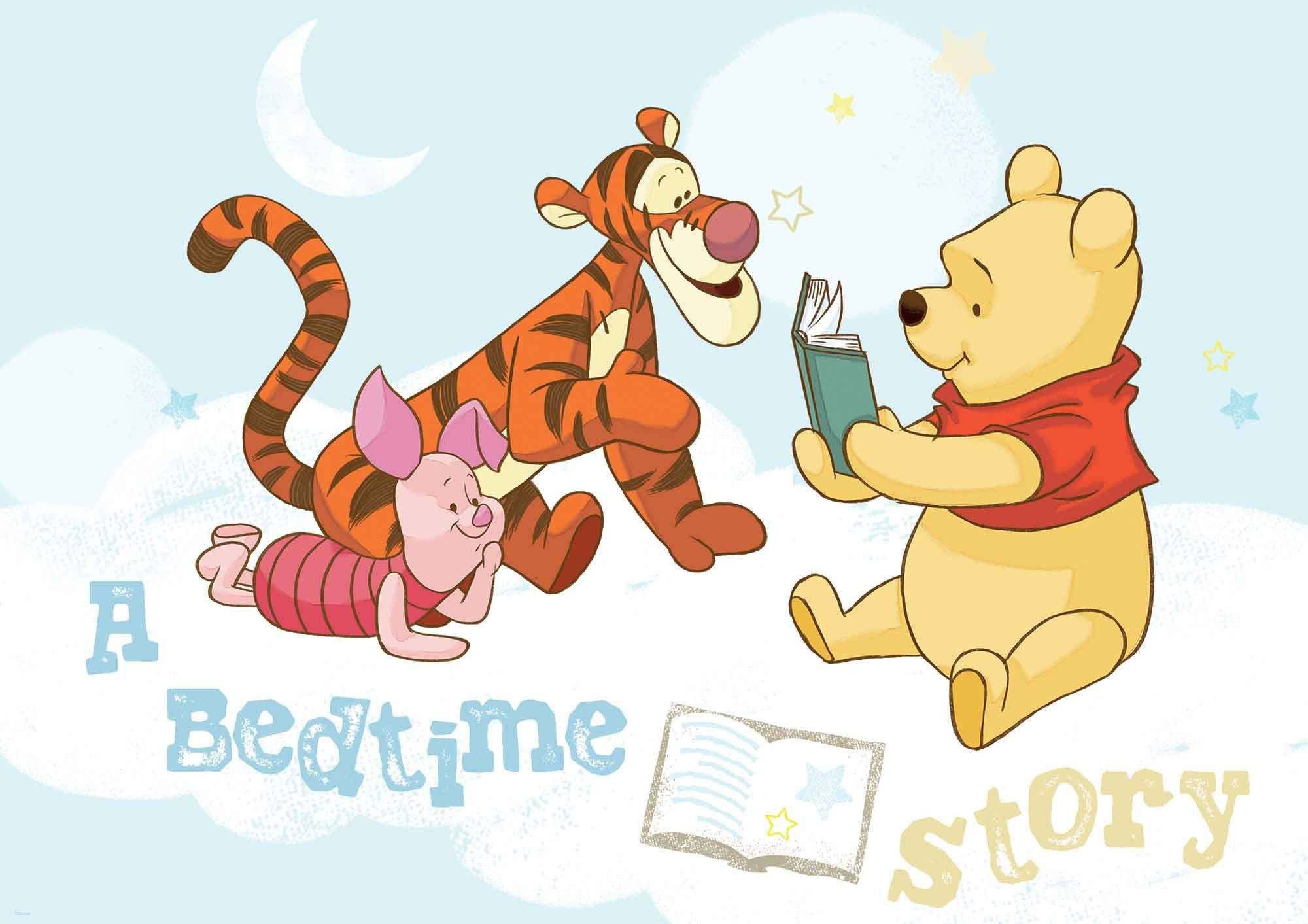 Tigger 桌布 壁紙 — 小熊維尼在彎月和星星下為跳跳虎和小豬讀睡前故事。