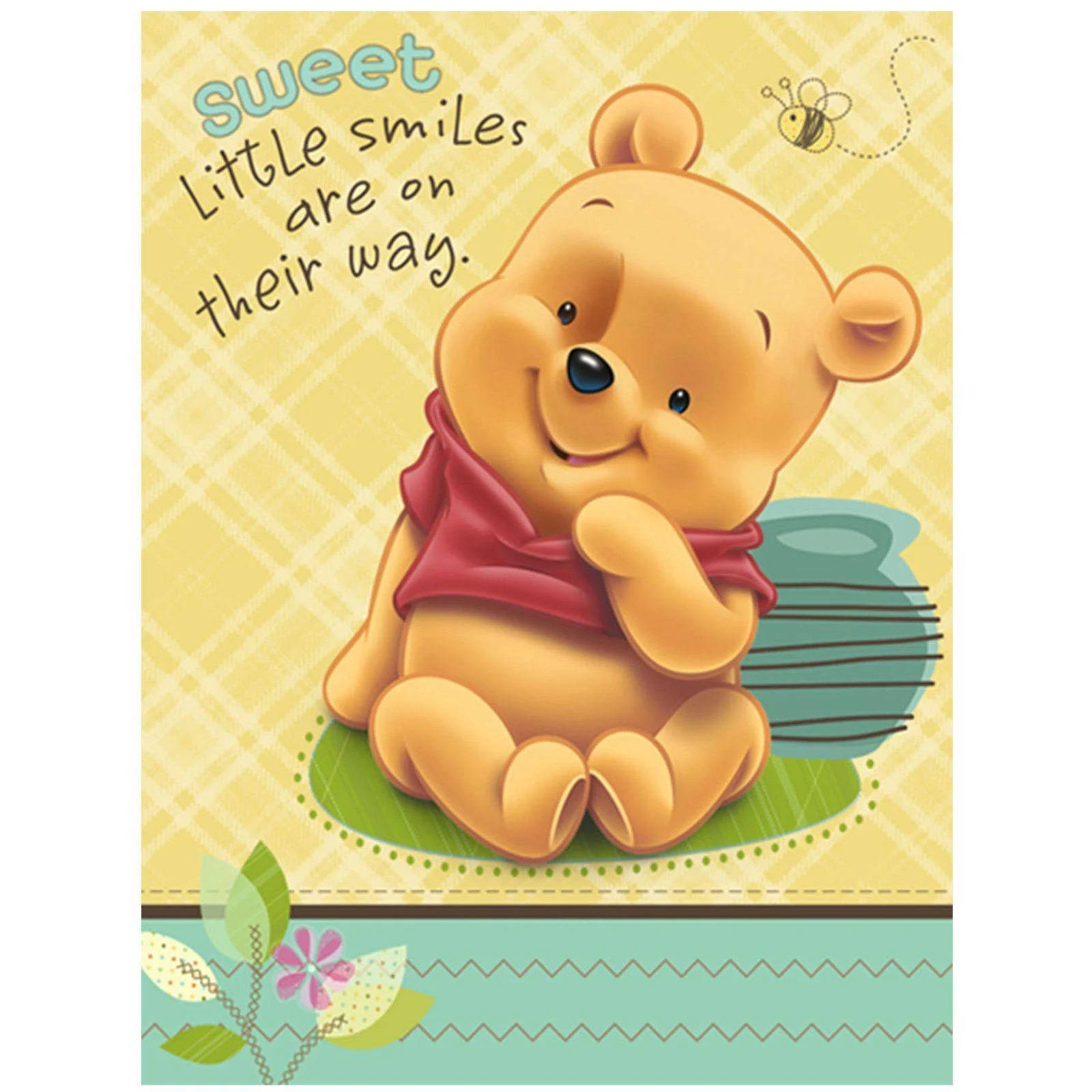 Winnie The Pooh Quotes 桌布 壁紙 — 小熊維尼開心地穿著紅色襯衫坐在蜂蜜罐旁邊，背景是圖案黃色，有快樂的蜜蜂和花卉邊框。