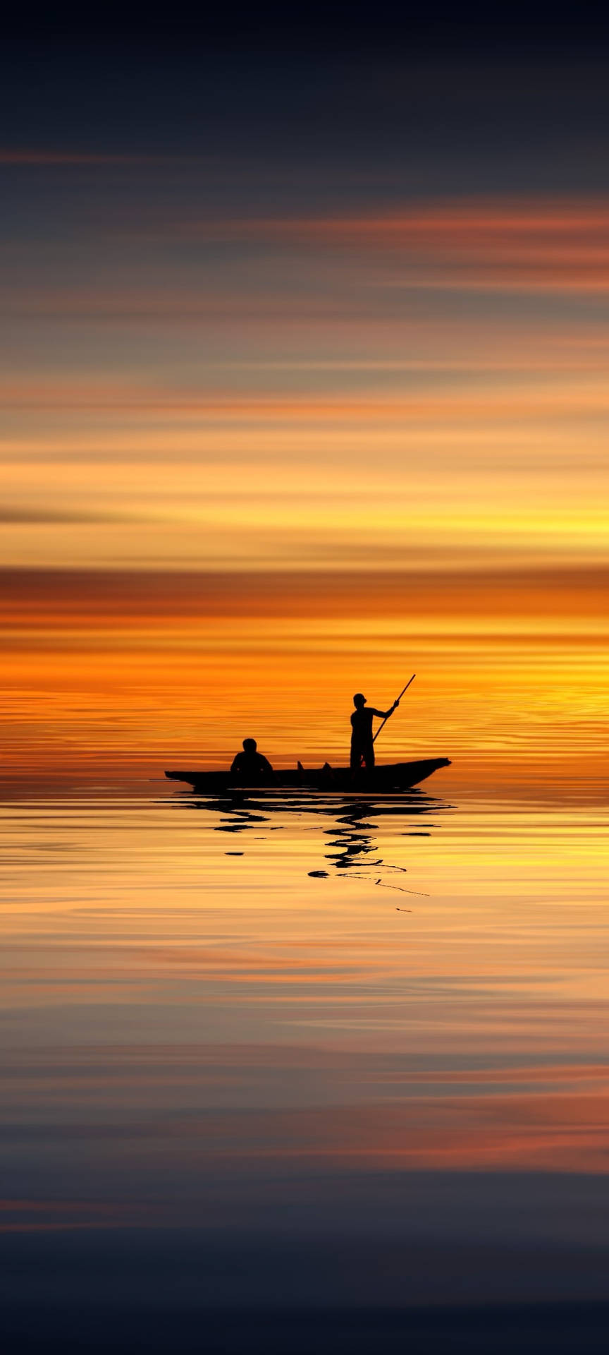 兩人在平靜的水面上日落時分在船上釣魚 — 釣魚 GIF 壁紙