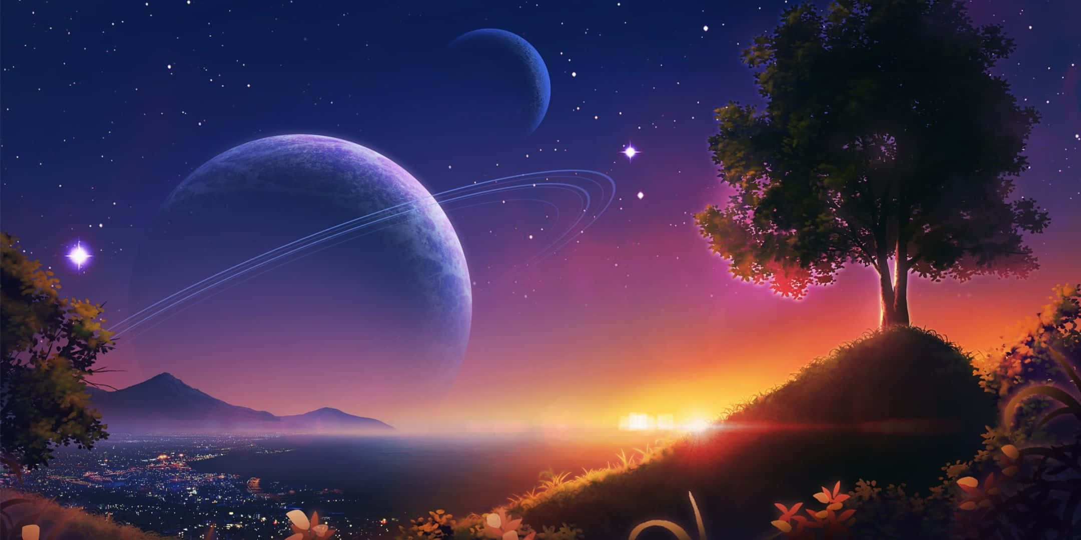 2160x1080 桌布 壁紙 — 山丘上的一棵孤樹俯瞰著發光的城市，而一顆巨大的環狀行星在繁星點點的暮色天空中升起。