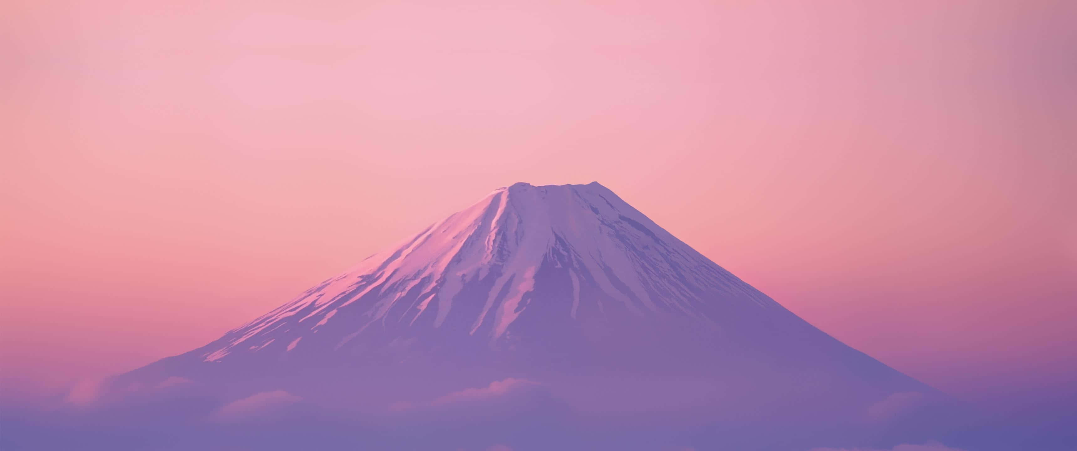山巒與雲霧背景 壁紙