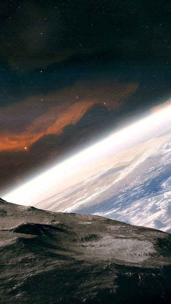 太空 iPhone 桌布 壁紙 — 岩石月球表面凝視著地球彎曲的地平線，在星空背景下散發著日落色調的光芒。
