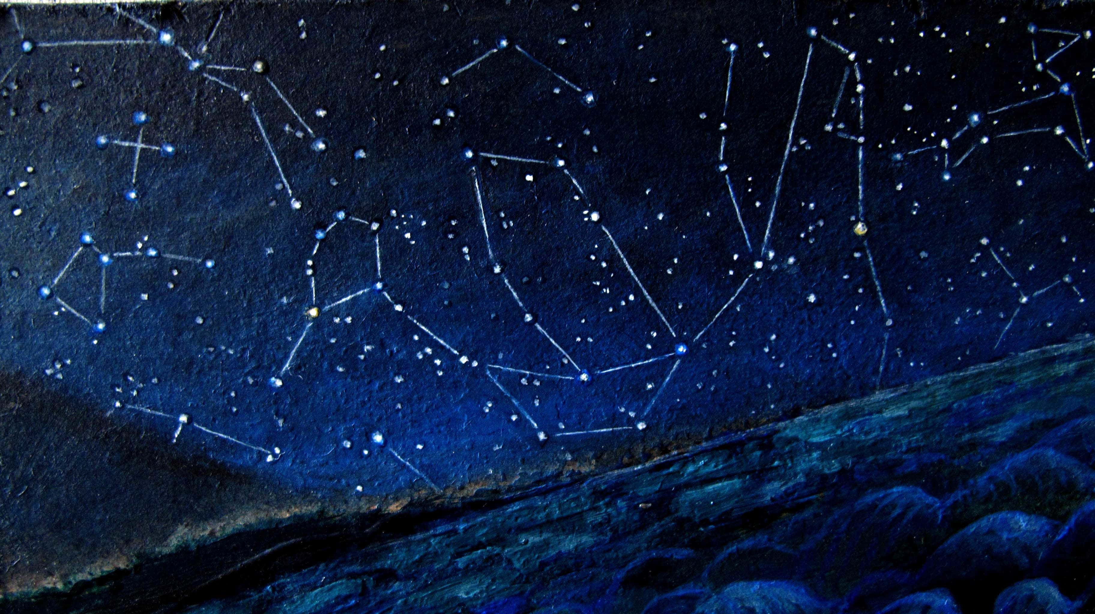 Starry Sky 桌布 壁紙 — 崎嶇山脊上方，充滿閃爍星星和相連星座的紋理深藍色夜空。