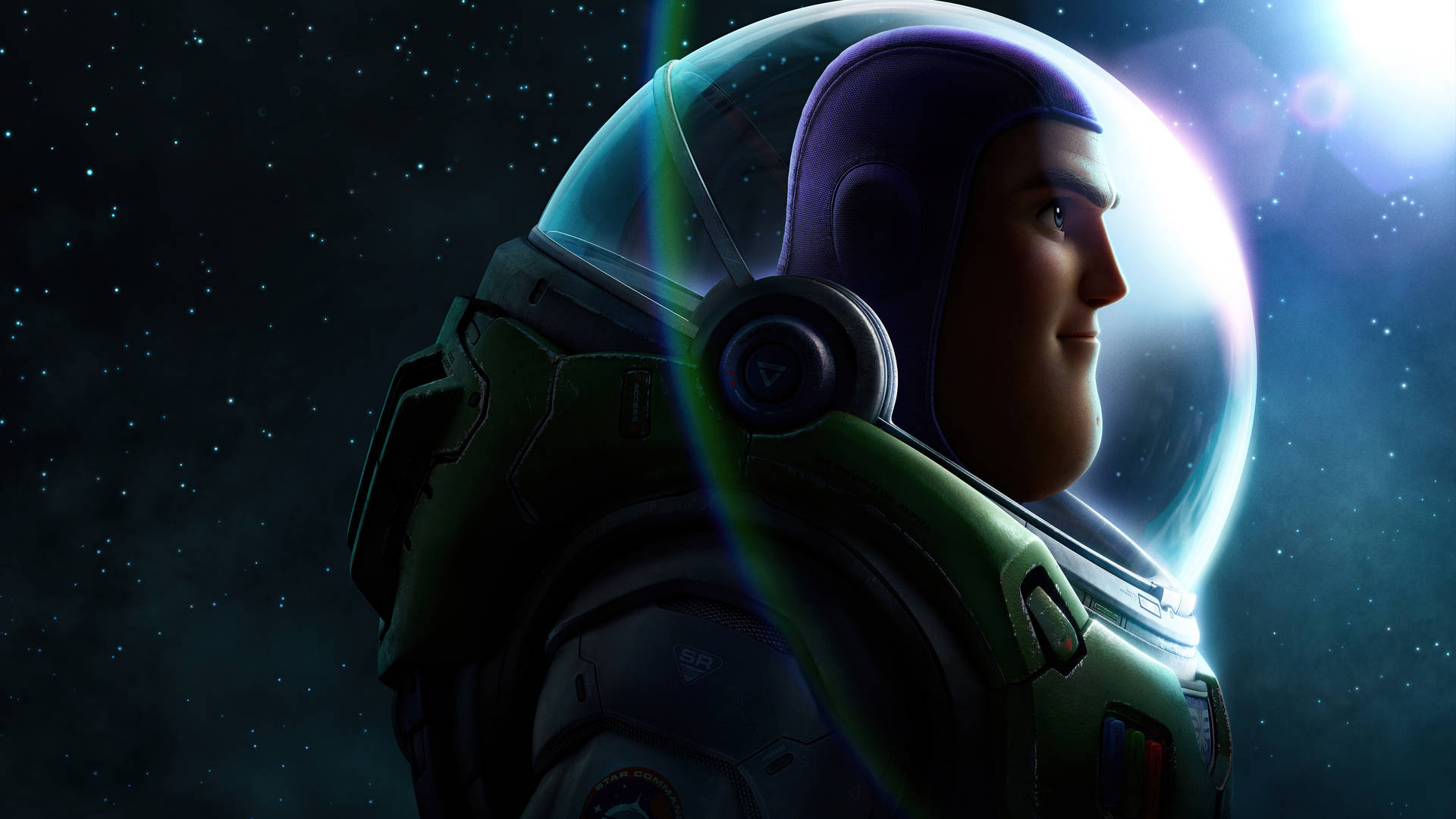 Buzz Lightyear 桌布 壁紙 — 巴斯光年穿著綠色太空衣，凝視著繁星點點的宇宙，身後有明亮的太陽耀斑。
