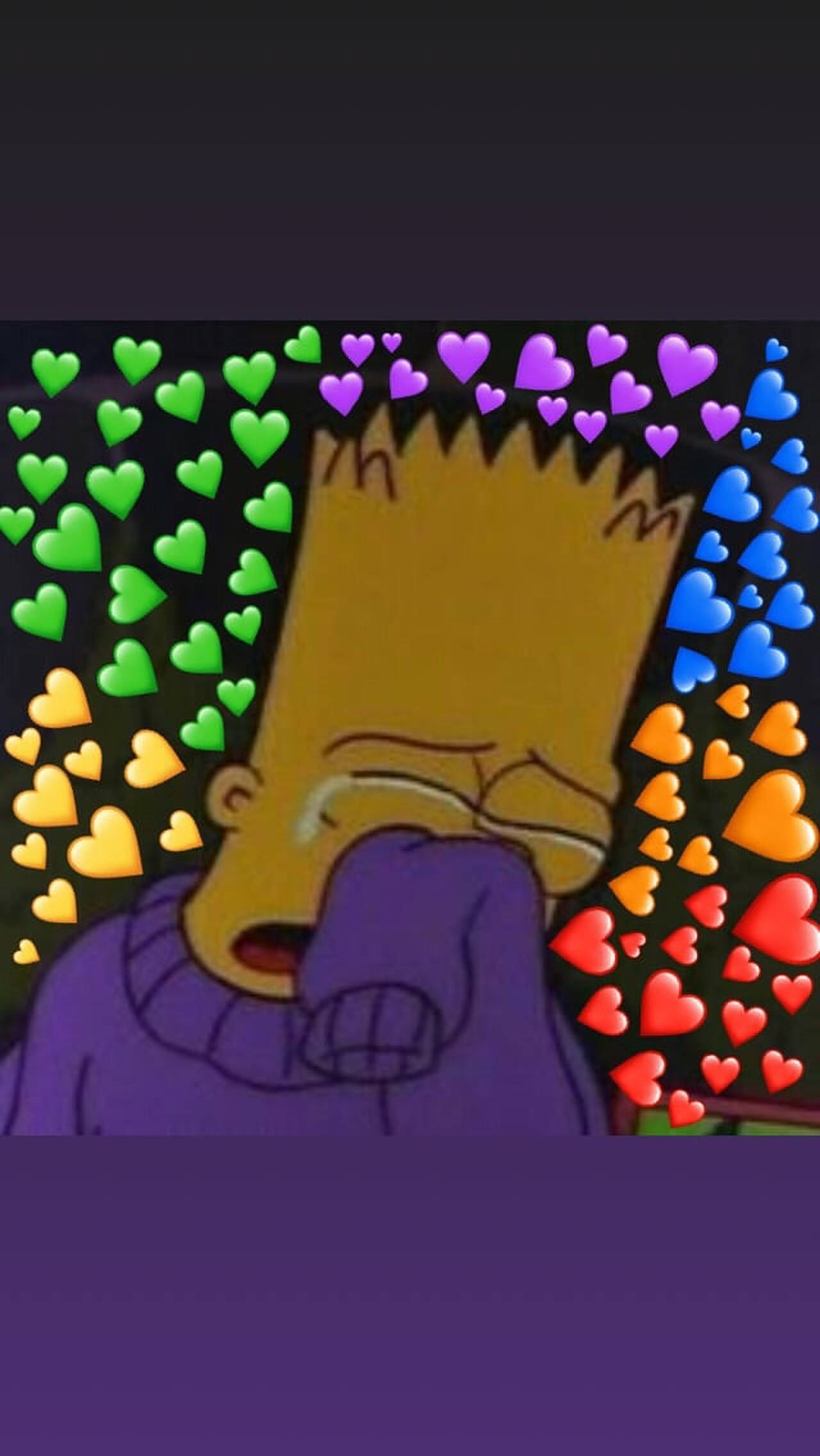 Simpson 桌布 壁紙 — 巴特·辛普森用紫色毛衣遮住臉，彩色愛心如雨般落在他周圍。