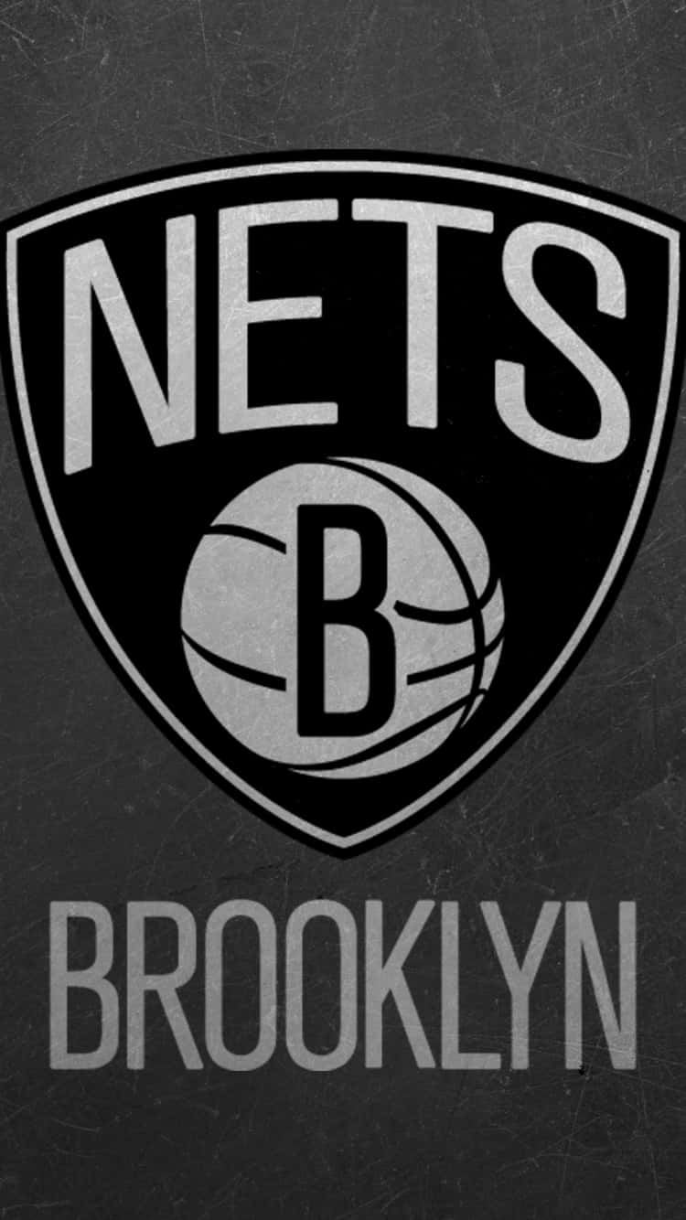 Brooklyn Nets 桌布 壁紙 — 布魯克林籃網隊標誌，以粗體黑白配色呈現於帶紋理的深灰色背景上。