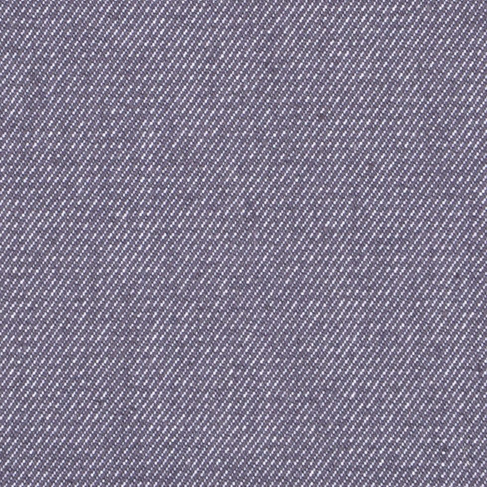 Denim Blue 桌布 壁紙 — 帶有斜向白色線條圖案、營造出微妙人字形編織紋理的紫色布料特寫。
