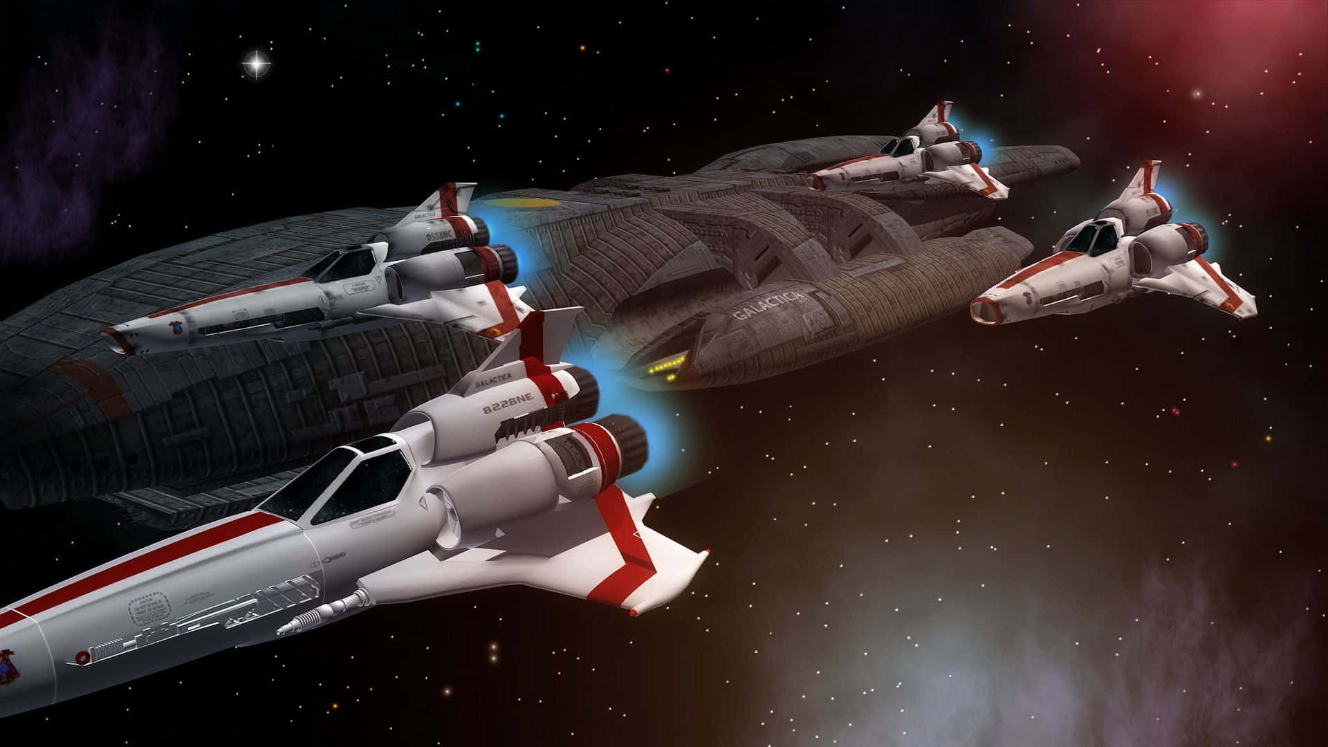 battlestar galactica 桌布 壁紙 — 帶有紅色和白色標記的未來戰鬥機在一個充滿星星、帶有紫色和紅色雲團的星雲中圍繞著一艘巨大的太空船翱翔。