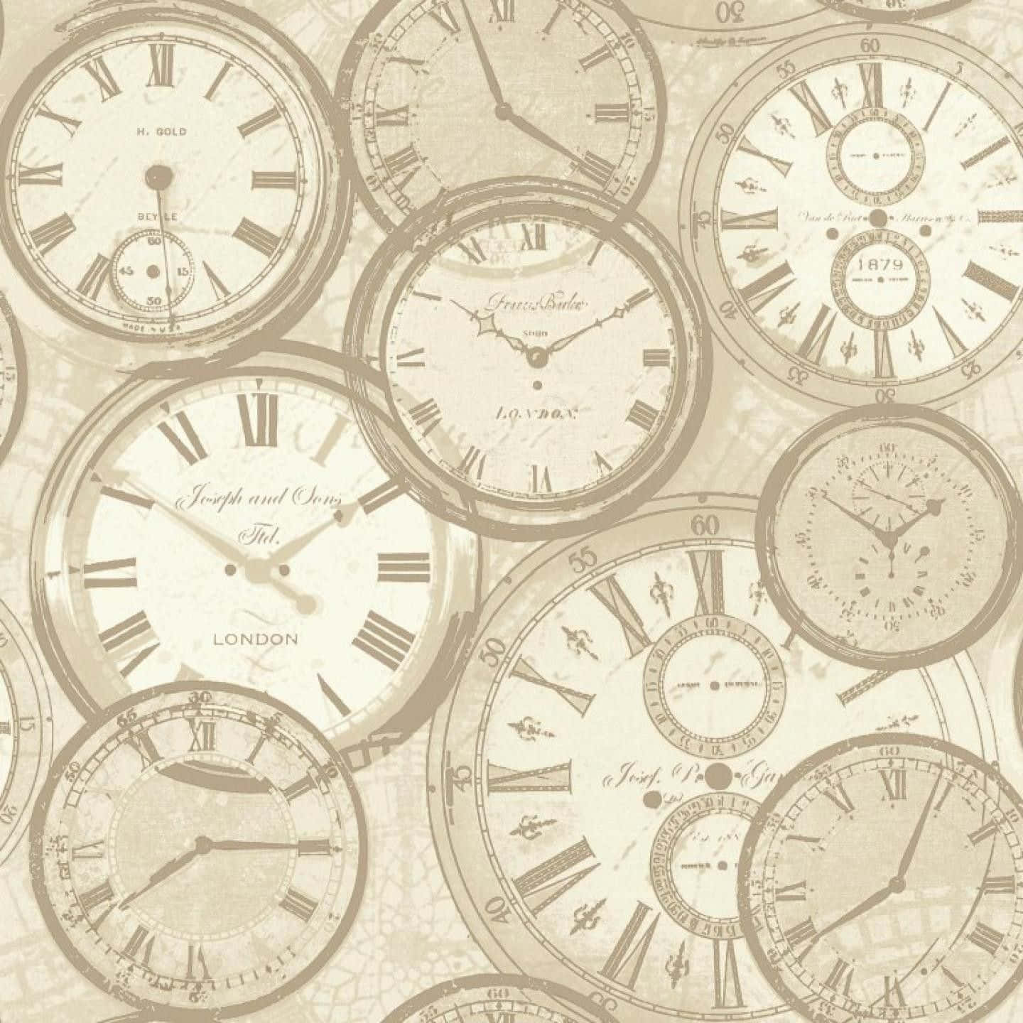 Clocks 桌布 壁紙 — 帶有羅馬數字的復古鐘面在棕褐色調的壁紙圖案中重疊。