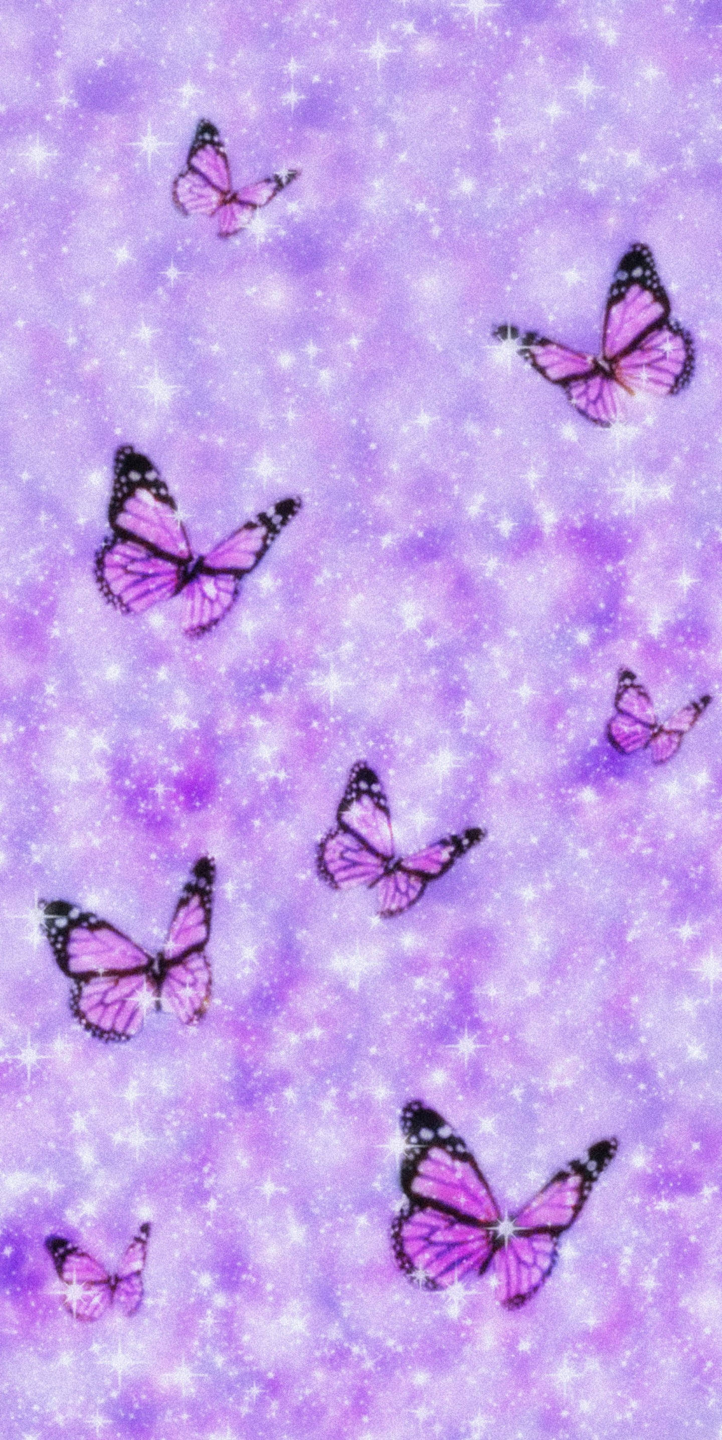 purple butterfly phone 桌布 壁紙 — 帶有黑色邊緣的紫色蝴蝶在閃閃發光的薰衣草星系背景上優雅地飛舞。