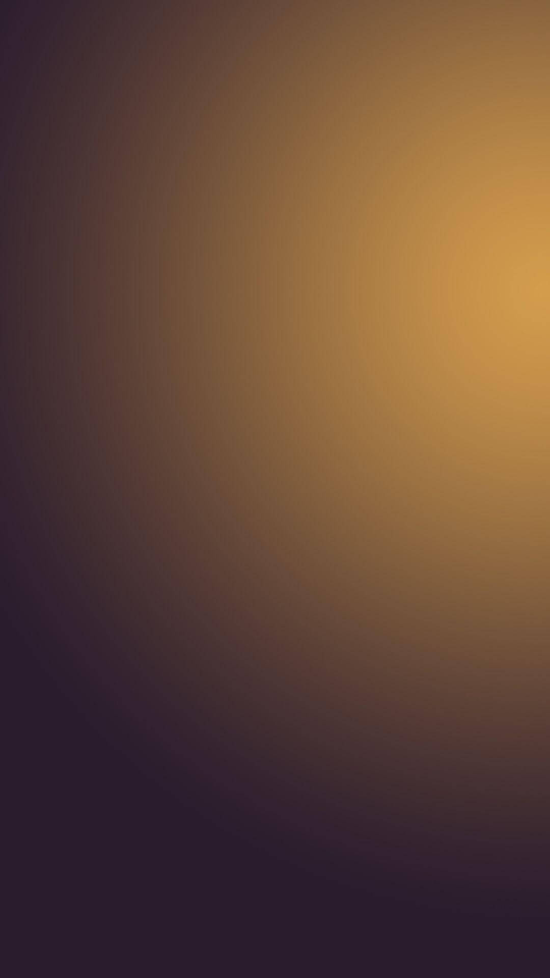 Xiaomi 桌布 壁紙 — 平滑漸層從深紫色過渡到溫暖的金黃色，營造出寧靜的抽象光芒。