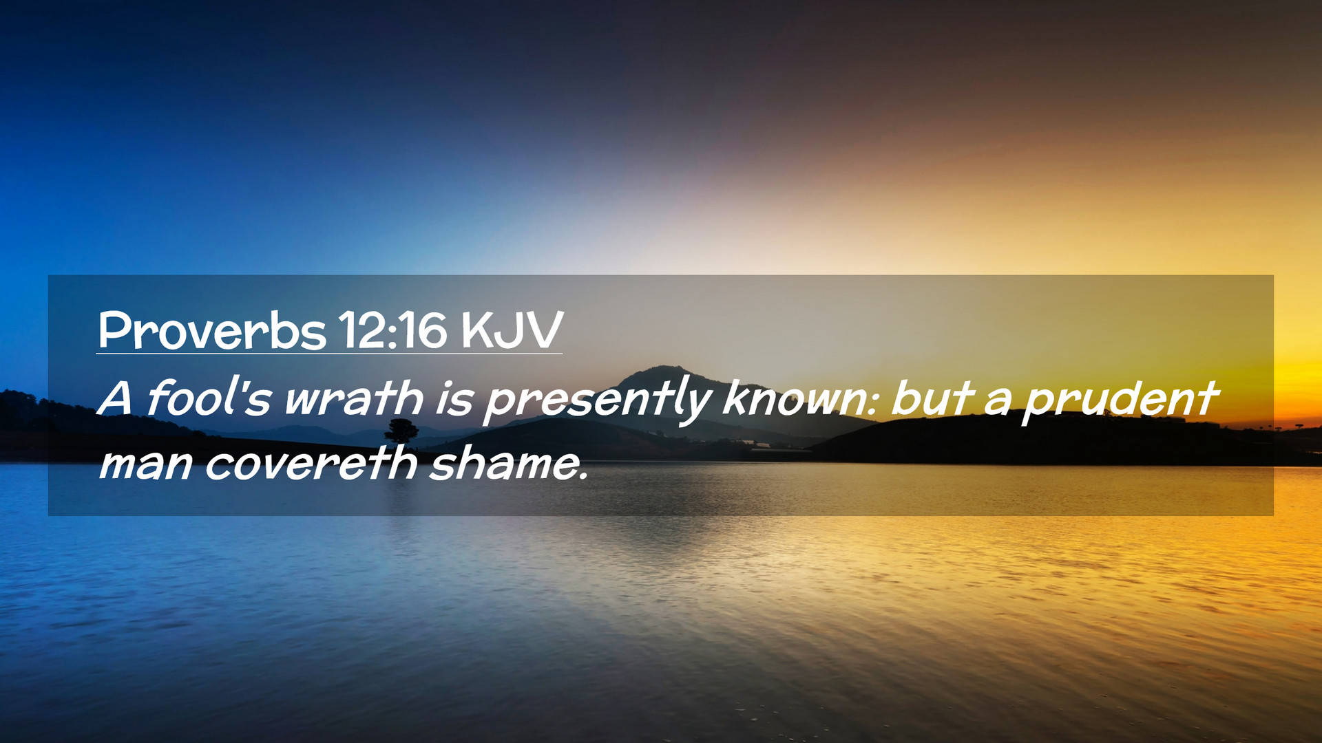 Bible Quotes 桌布 壁紙 — 平靜水面上寧靜的日落，遠山和柔和漸變色調的聖經經文疊加。